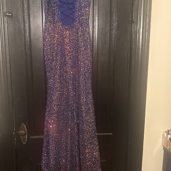 Prom dress - Picture 2 of 2